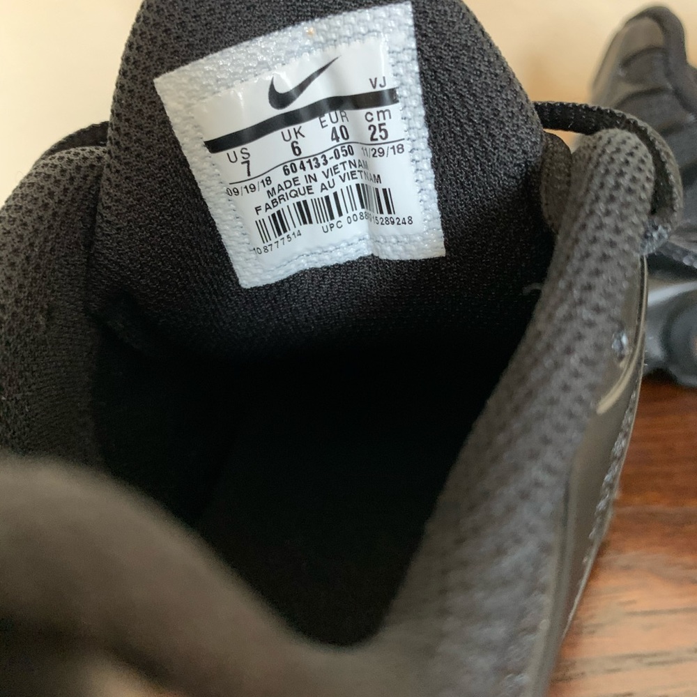 Nike Air Max Plus Triple Black - Picture 8 of 8